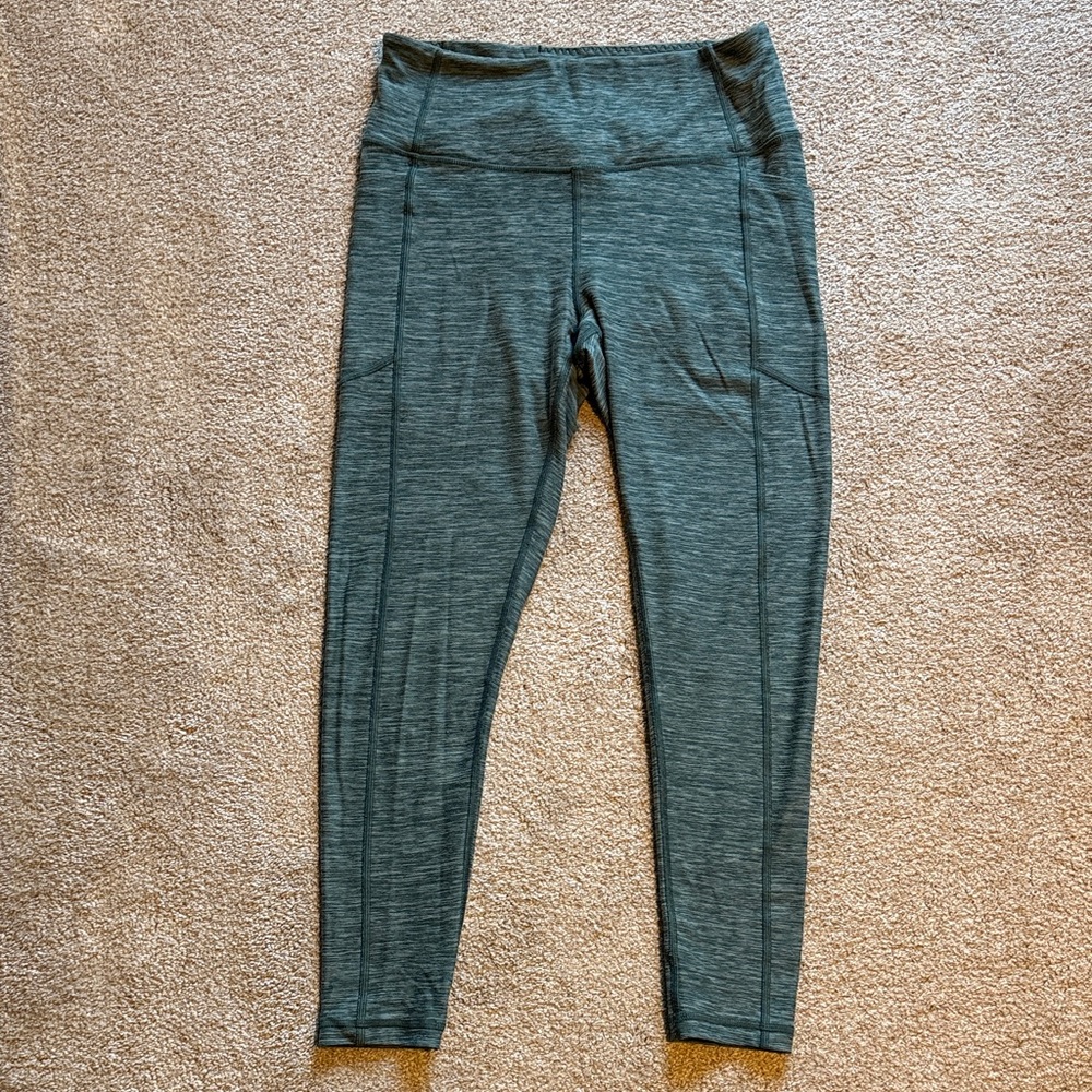 Victoria’s Secret 7/8 length pocket leggings